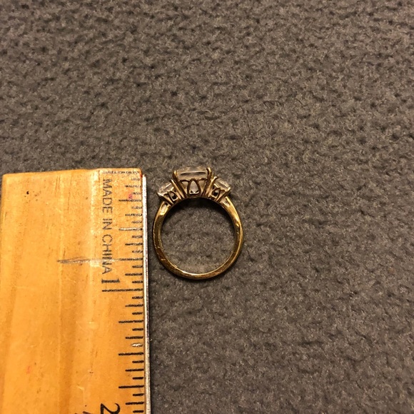 Sussex design CZ 3 stone ring on silver tone - Picture 3 of 7